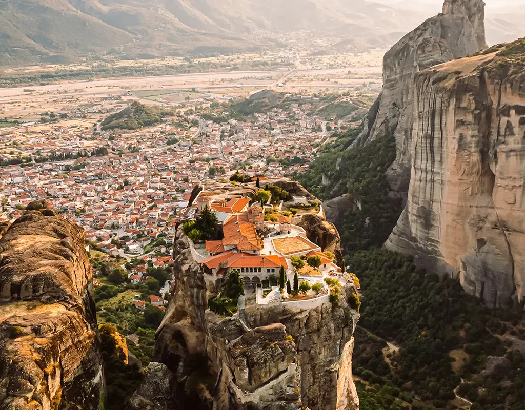 Private Meteora Tour Services group photo with guide